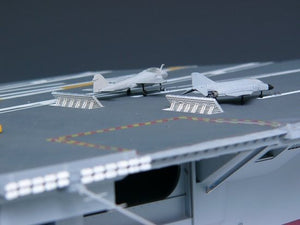 Trumpeter 05605 US CVN-68 Nimitz porte-avions 1975 (1/350) – image 11