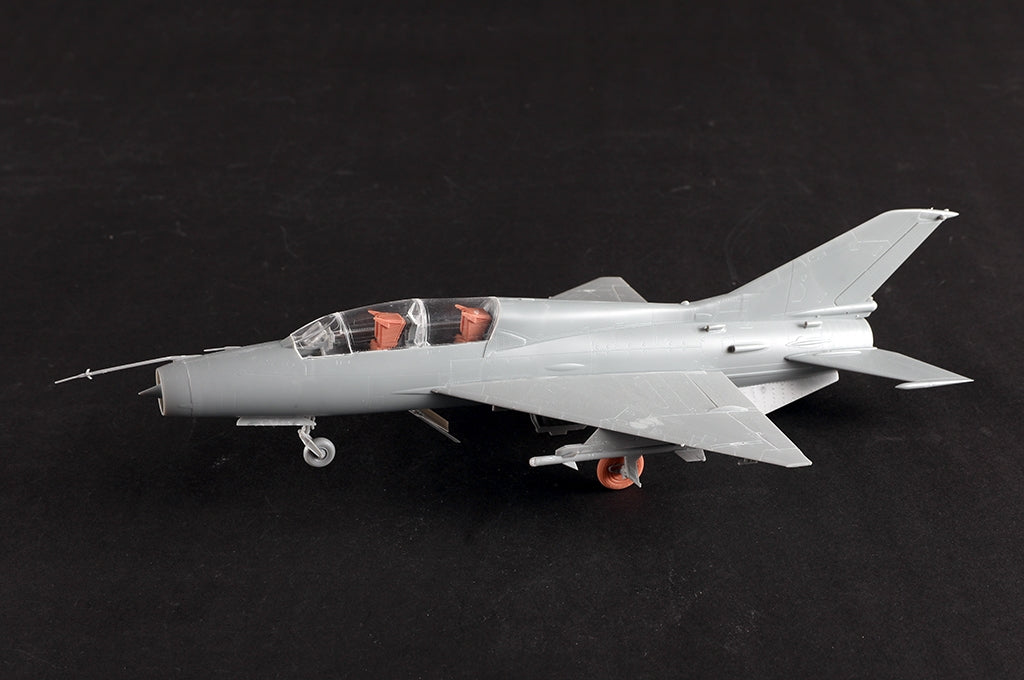 Trumpeter 02825 JJ-7A Trainer 1/48 – imagen 7
