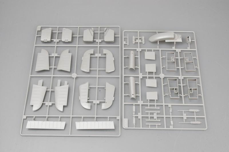 Trumpeter 02417 Hurricane Mk II D/Trop 1/24 – imagen 4