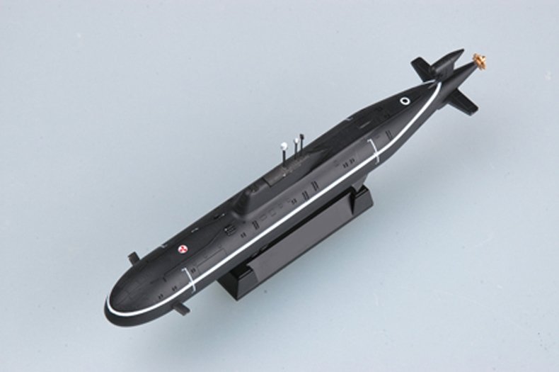 Hobby Boss 87005 Russian Navy Akula Class Attack Submarine 1/700 – imagen 2