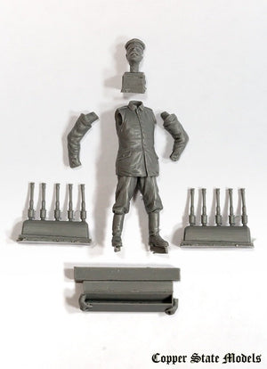 Copper State Models F32-004 German aerodrome personnel with grenades crate 1/32 – immagine 6