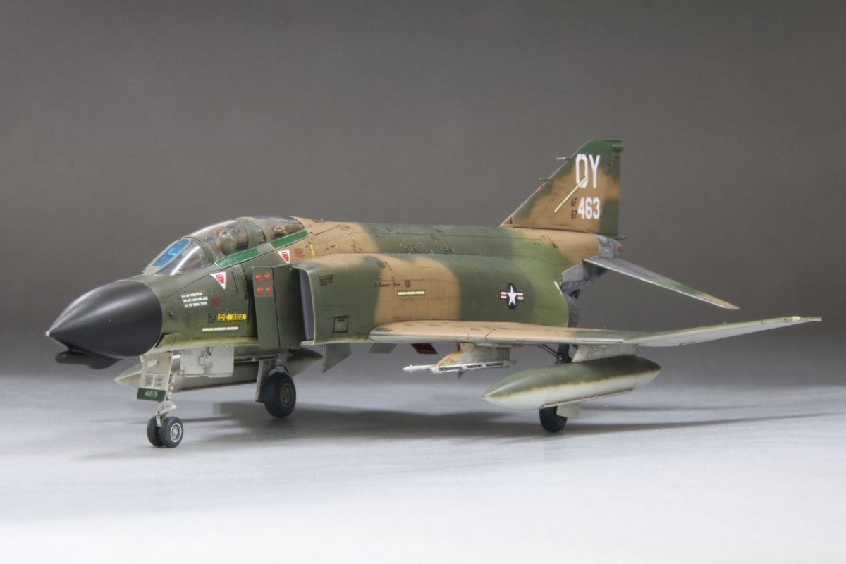 Fine Molds FP47S U.S. AIR FORCE F-4D Jet Fighter The First MiG Ace 1/72 – Bild 8