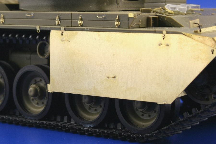 Eduard 35983 Centurion Mk.5/2 105mm NATO arm. shields 1/35 AFV Club – imagen 4