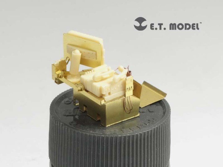 E.T. Model E35-078 US ARMY HUMVEE Blue Force Tracker &amp;amp; SINCGAR Unit (For BRONCO Kit) 1/35 – imagen 3