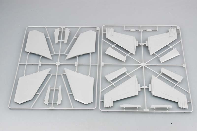 Trumpeter 03204 McDonnell Douglas F/A 18 E Hornet 1/32 – Bild 2