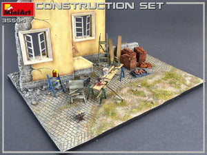 MiniArt 35594 Construction Set Kit: Ladders, Table, Buckets, Bricks, Cart, Anvil, Beams, Jack Stand &amp;amp; Tools 1/35 – imagen 6