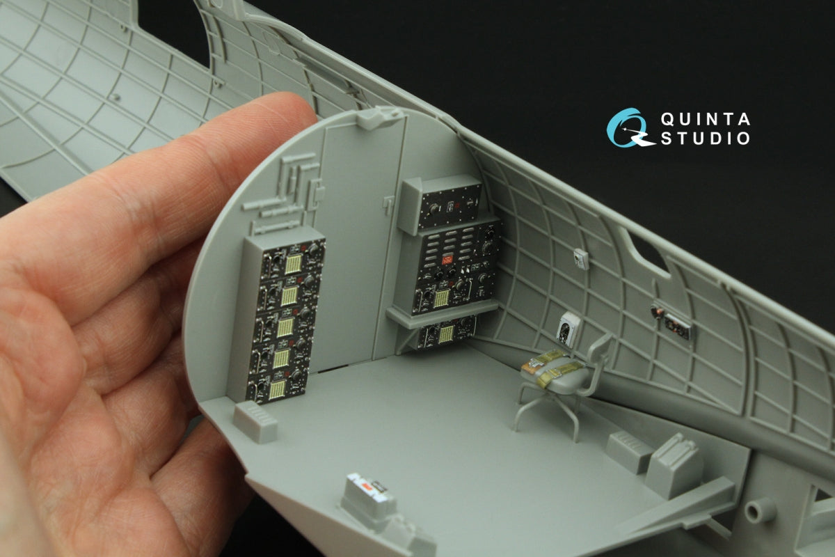 Quinta Studio QD32224 Boeing B-17G Radio operator&amp;#39;s compartment. 3D-Printed coloured Interior on decal paper (HK models) 1/32 – immagine 6