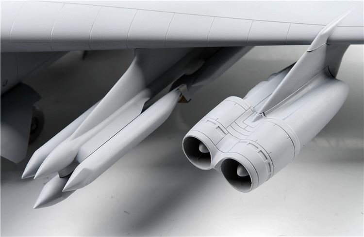 Modelcollect UA72200 B-52H U.S. Stratofortress strategic Bomber 1/72 – imagen 17