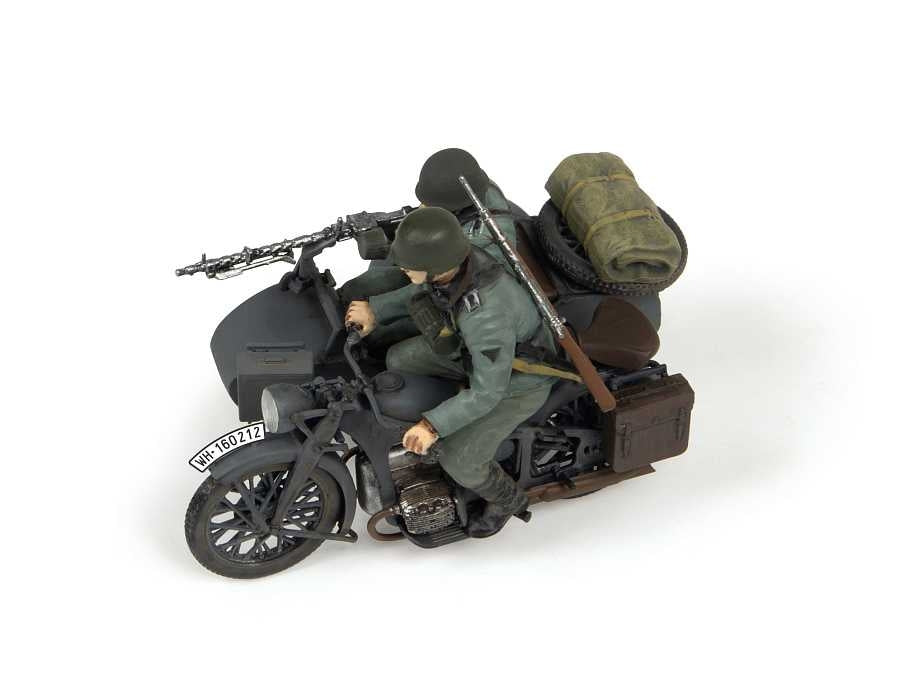 Zvezda 3717 Moto allemande Zündapp K800 avec side-car et équipage 1/35 – image 4