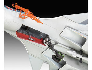Revell 03911 Sukhoi Su-33 Navy Flanker Model Kit 1/72 – imagen 4