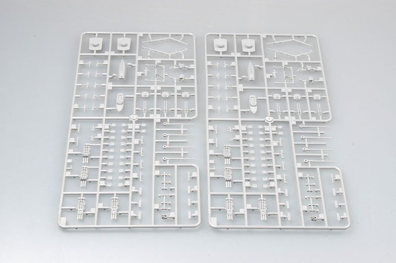 Trumpeter 05313 German Heavy Cruiser Prinz Eugen 1945 1/350 – imagen 3