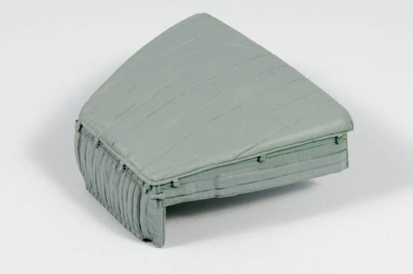Panzer Art RE35-366 URAL 4320 engine deck with canvas cover 1/35