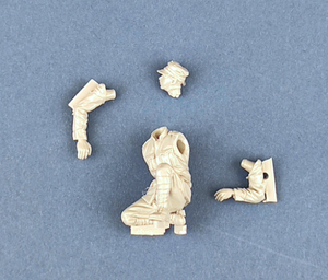 Copper State Models F35-025 Italian Armoured Car Crew changing Tire 1/35 – Bild 4