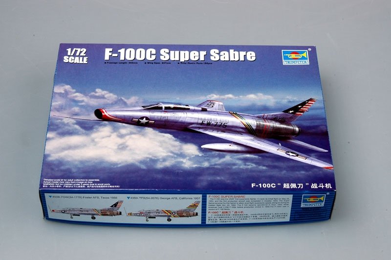 Trumpeter 01648 F-100C Super Sabre 1/72 – imagen 2