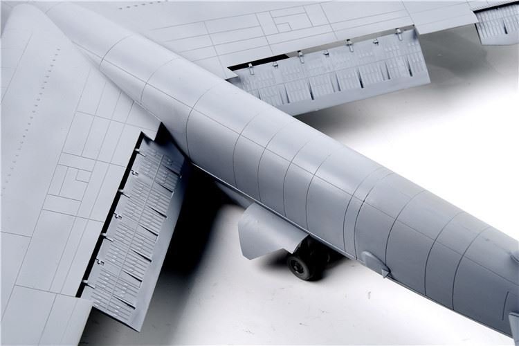 Modelcollect UA72200 B-52H U.S. Stratofortress strategic Bomber 1/72 – imagen 19