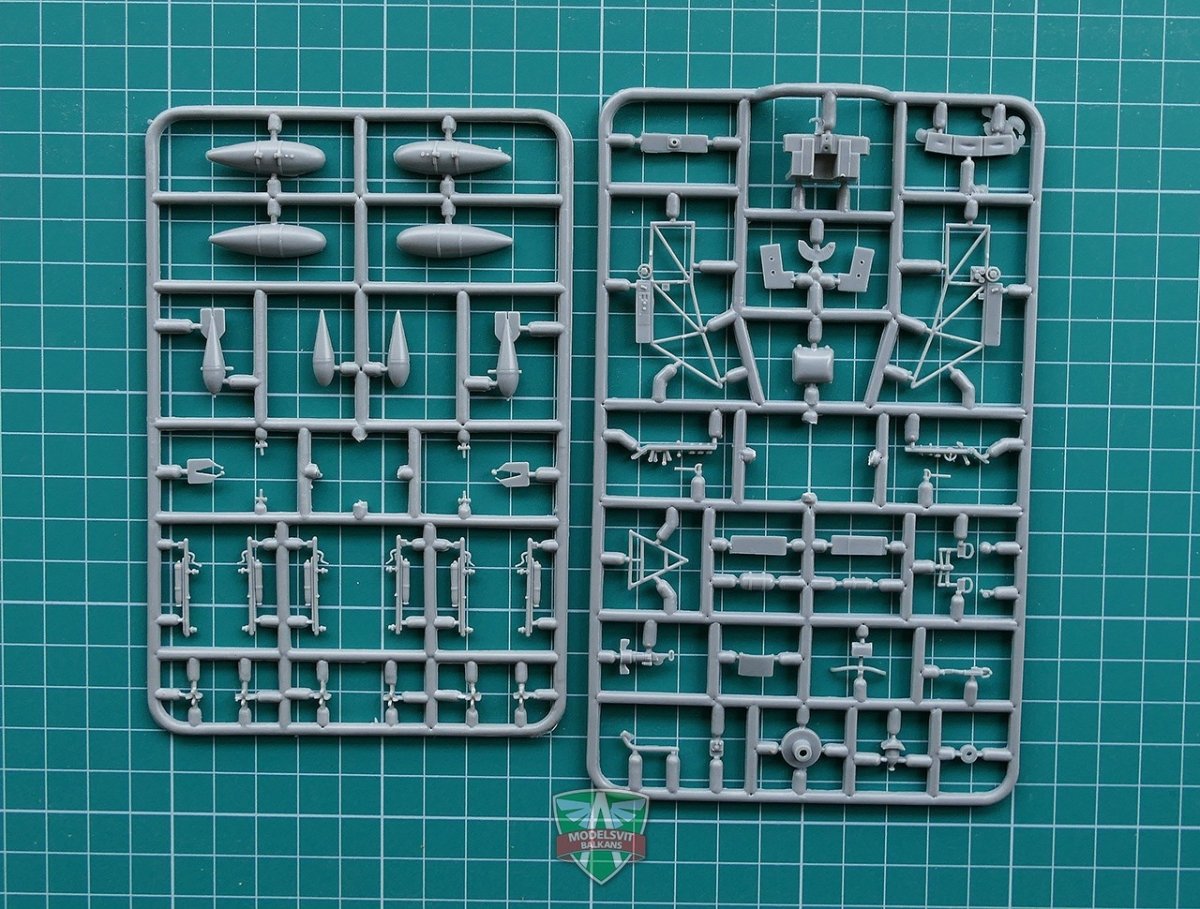 Modelsvit 4802 Yak-1 Soviet fighter on skis 1/48 – Bild 3