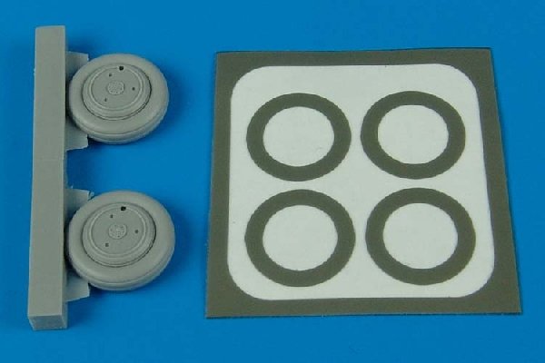 Aires 7218 Su-15 Flagon wheels &amp; paint masks 1/72 Trumpeter