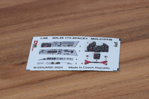 Eduard 3DL48172 MiG-21PFM grey SPACE EDUARD 1/48 – imagen 2