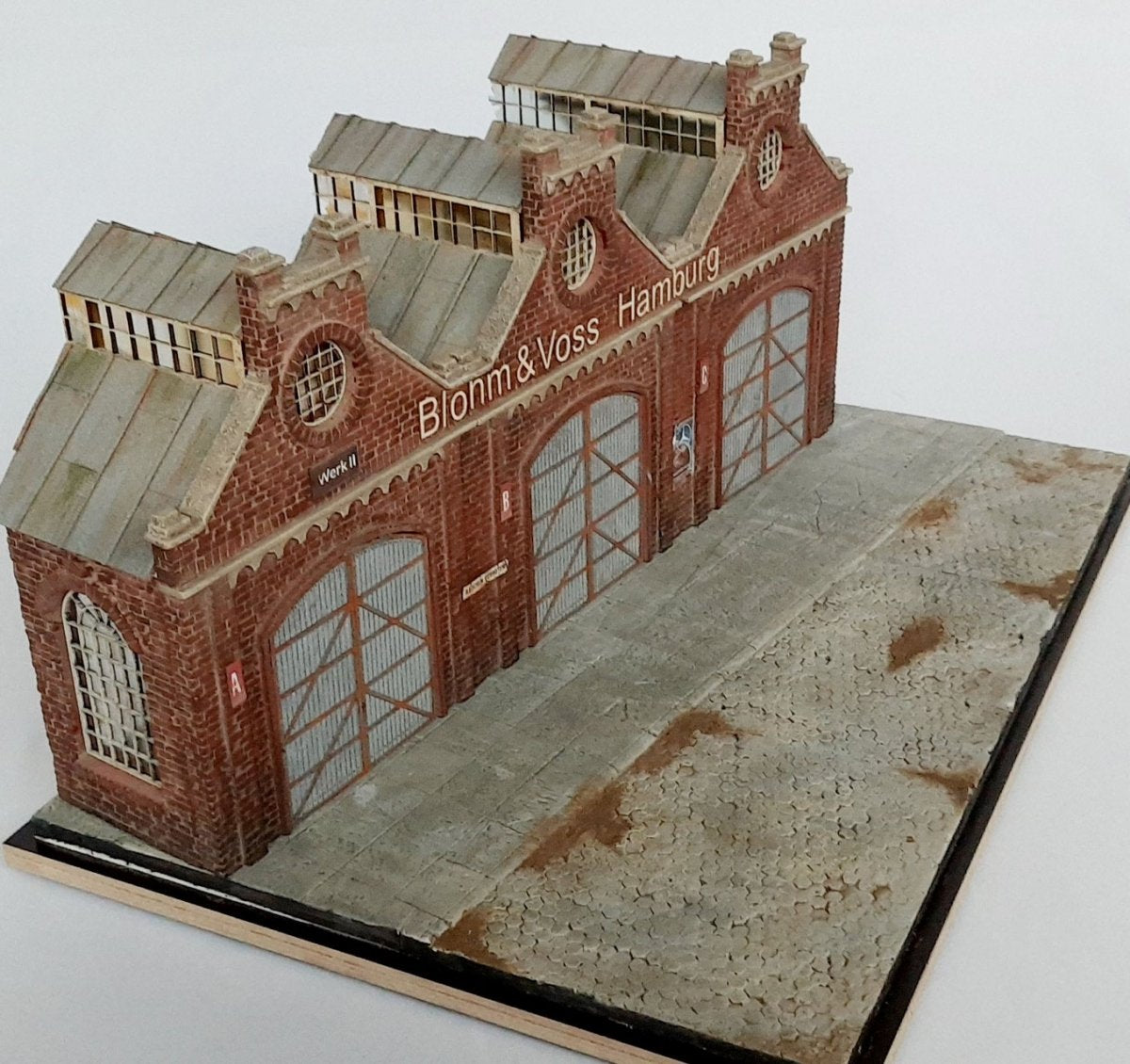 RT-Diorama 35285 Diorama-Base: &amp;quot;Industrial Hangars&amp;quot; 1/35 – imagen 12