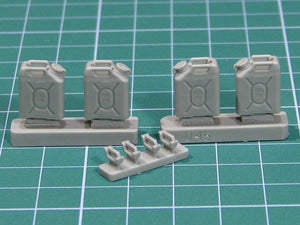 EUREKA XXL E-045 Bidons de carburant militaires américains 1/35 – image 6