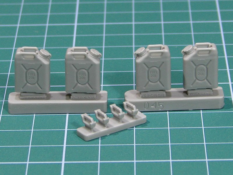 EUREKA XXL E-045 Bidons de carburant militaires américains 1/35 – image 6