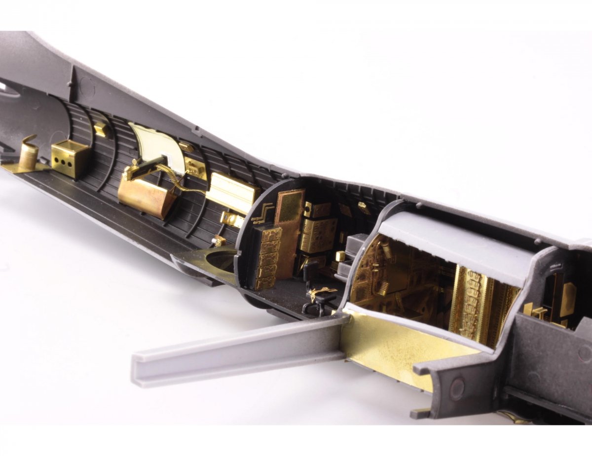 Eduard 73569 B-17G rear interior AIRFIX 1/72 – immagine 6