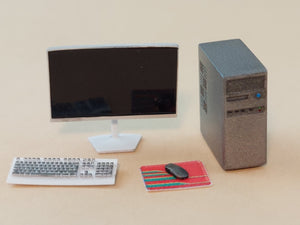 Point of no Return 3524057 PC z monitorem, klawiaturą, myszką i kalkomaniami / PC with monitor, keyboard, mouse and decals 1/35 – imagen 2