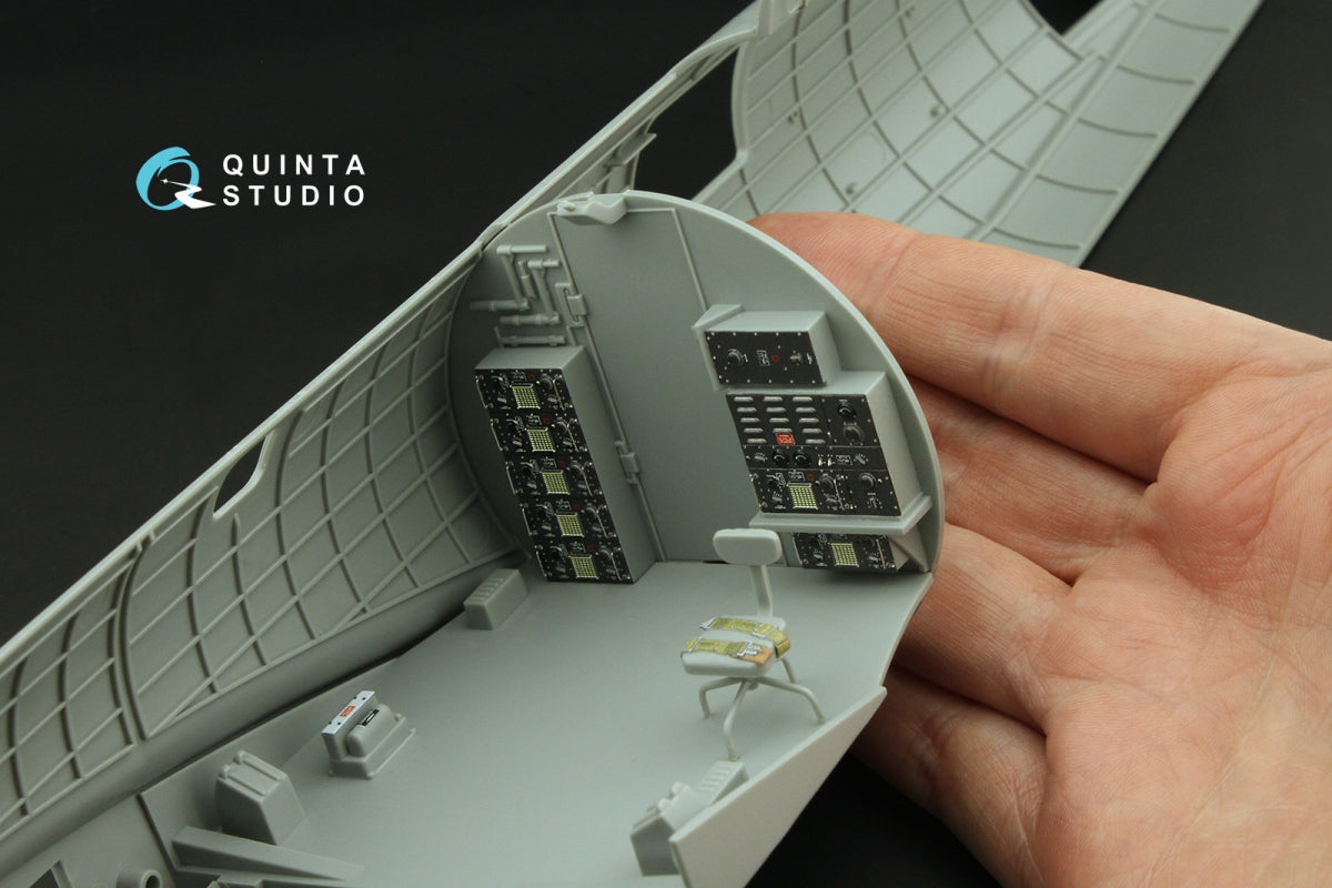 Quinta Studio QD32224 Boeing B-17G Radio operator&amp;#39;s compartment. 3D-Printed coloured Interior on decal paper (HK models) 1/32 – immagine 8