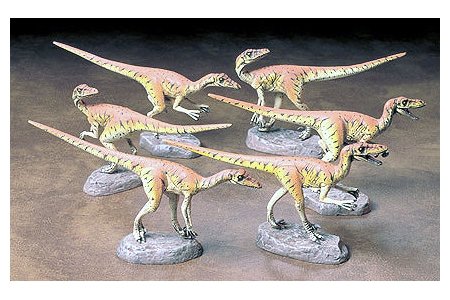 Tamiya 60105 Kit de diorama de vélociraptors - Lot de six – image 2