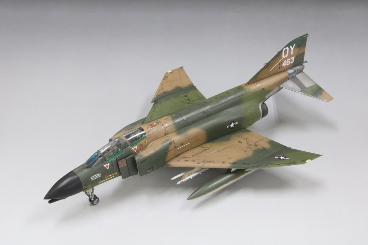 Fine Molds FP47S U.S. AIR FORCE F-4D Jet Fighter The First MiG Ace 1/72 – Bild 4