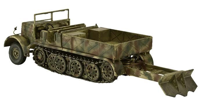 Revell 03100 Sd.Kfz. 9 Famo with earth spade 1/72 – imagen 2