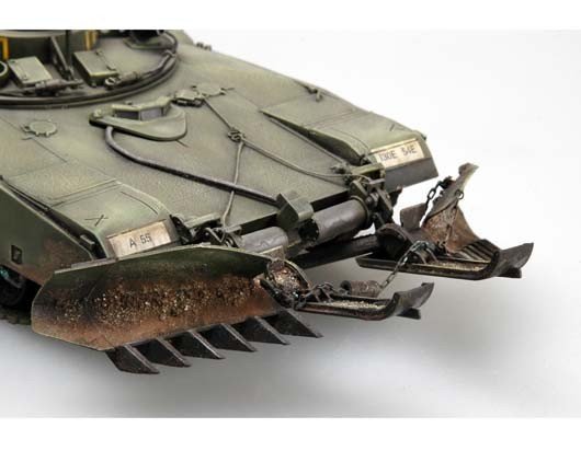 Trumpeter 01535 M1A1/A2 Abrams 5in 1 1/35 – image 2