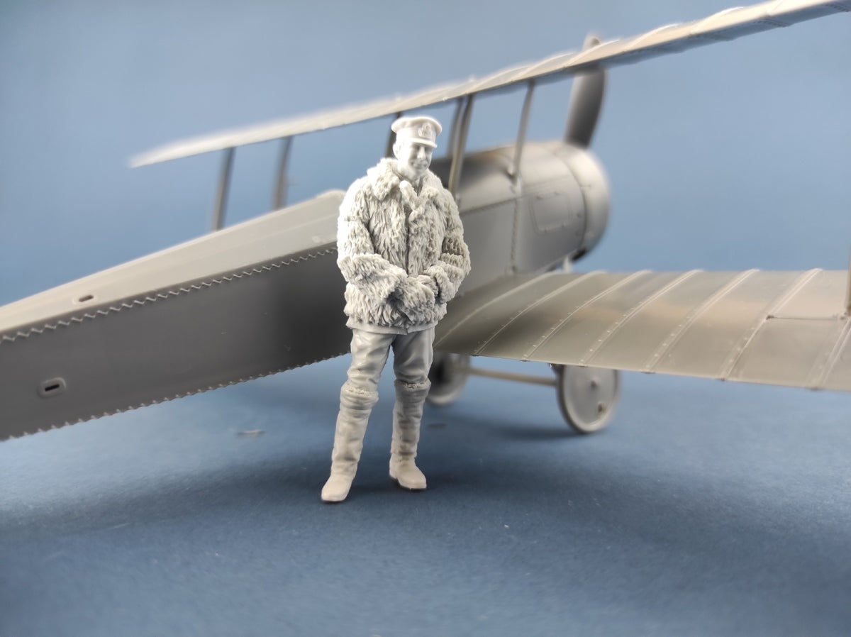 Copper State Models F32-051 RNAS Pilot in Fur Coat 1/32 – imagen 2