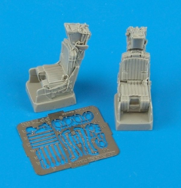 Aires 7169 GRU-7A ejection seats (For F-14A) 1/72