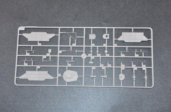 Trumpeter 05335 HMS Roberts Monitor  – image 12
