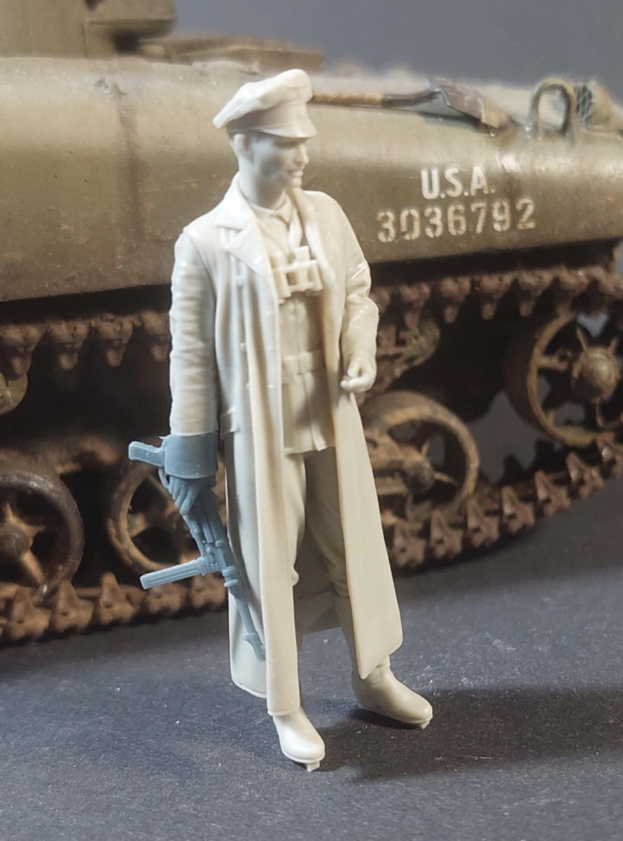 Panzer Art FI35-229 Waffen-SS officer in long coat Normandy 1/35 – imagen 3