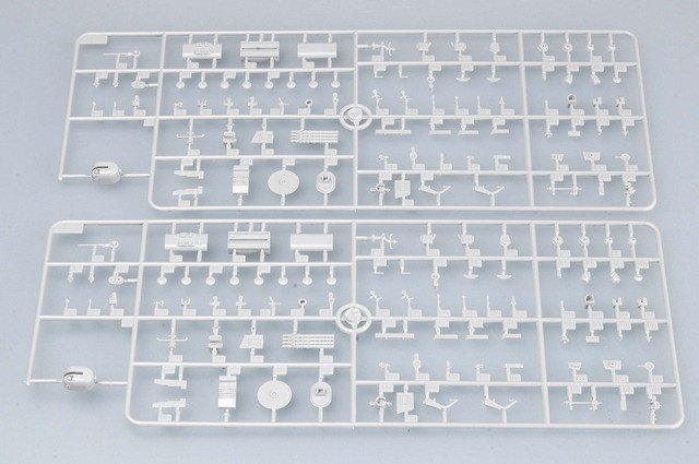 Trumpeter 04517 DESTROYER DE CLASSE UDALOY DE LA MARINE RUSSE SEVEROMORSK (1/350)  – image 5