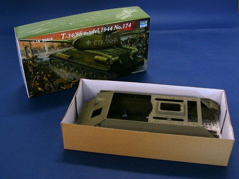 Trumpeter 00904 T-34/85 Model 1944 &amp;quot;Factory No.174&amp;quot; 1/16 – Bild 3