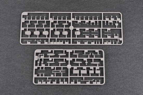 Trumpeter 06705 HMS DeadNought 1915 1/700 – image 8