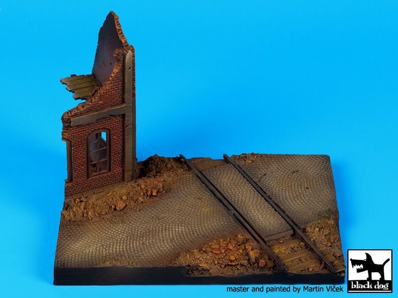 Black Dog D72018 Ruined house with railway crossing base 1/72 – imagen 5