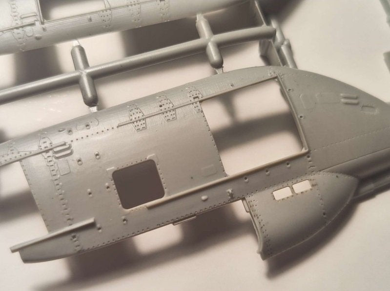 Réponse AA72001 PZL W-3A Sokół Force aérienne tchèque 1/72  – image 8