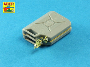 Aber 16158A German WW II 20L Jerry Can closings &amp;amp; 200L fuel drum covers (choice A) 1/16 – Bild 8
