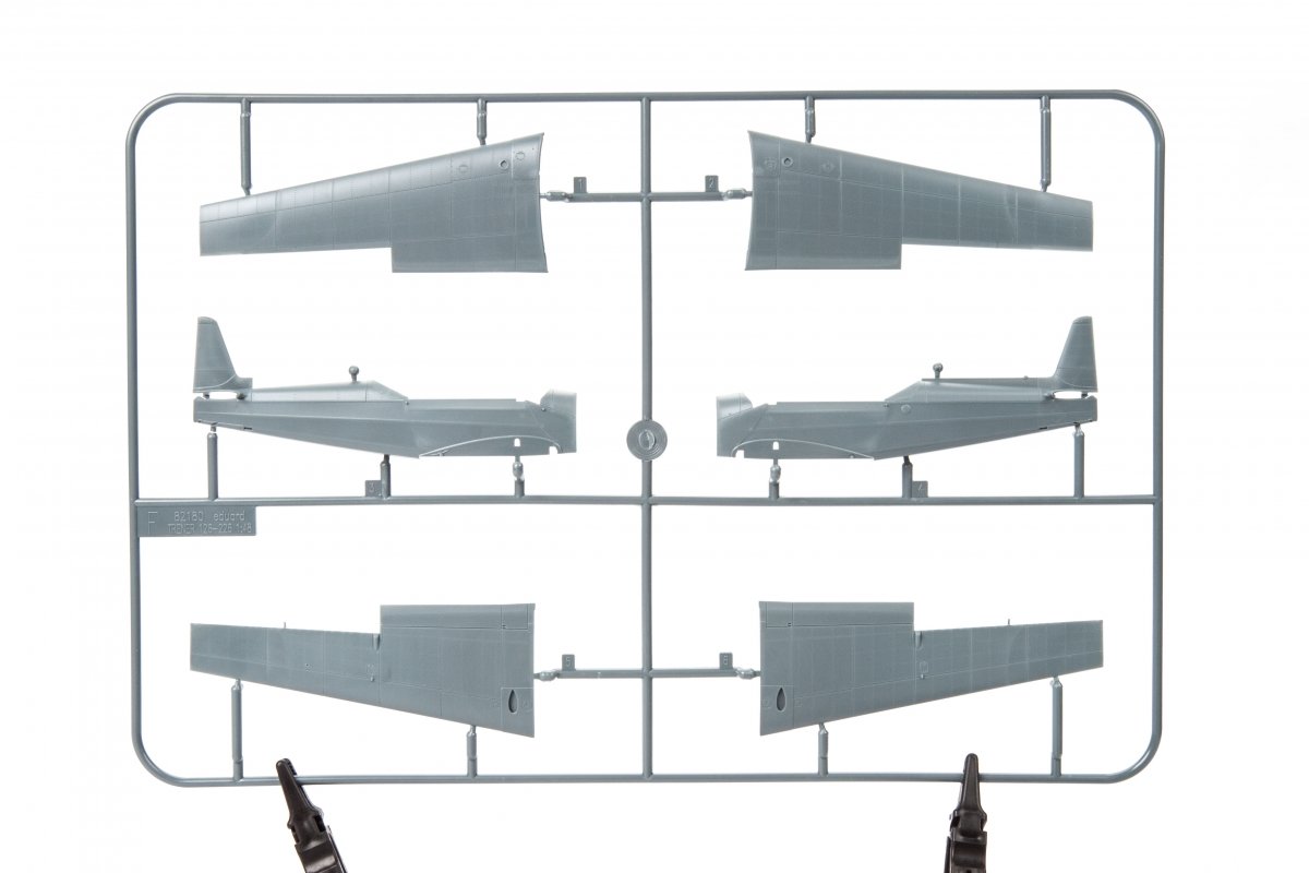 Eduard 82181 Z-126 Trener 1/48 – imagen 11