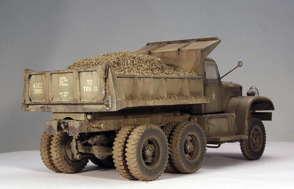 Mirror Model 35804 U.S. Diamond T 972 Dump Truck Hard Top Cab 1/35 – imagen 2