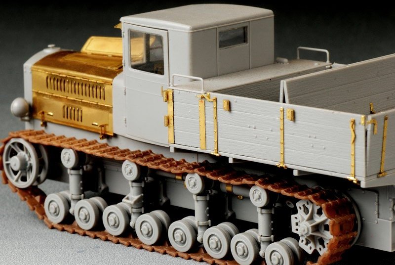 Voyager Model PE35558 WWII Soviet Komintern Artillery Tractor For TRUMPETER 05540 1/35 – immagine 3