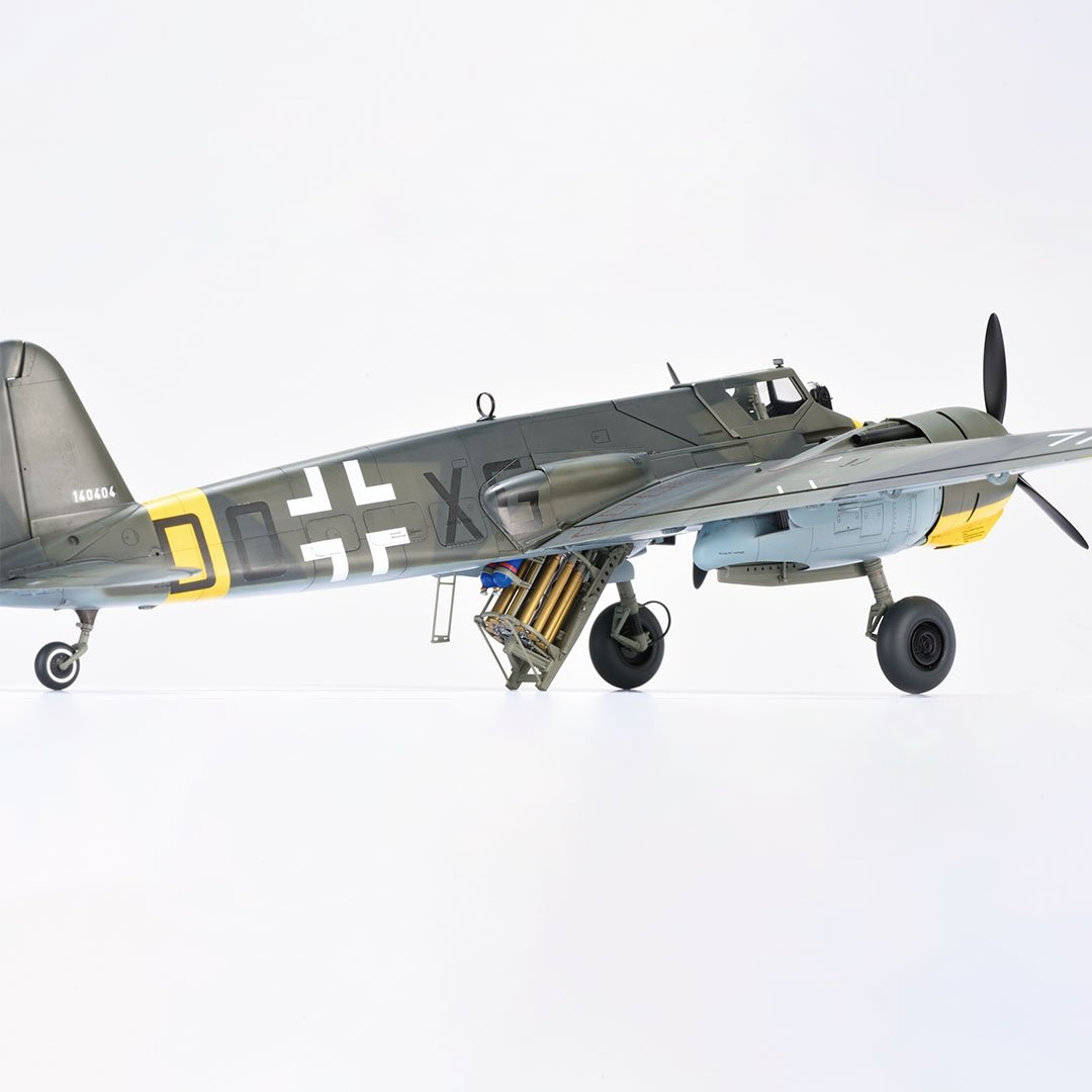 Zoukei-Mura SWS3219 Henschel Hs 129 B-3 1/32 – imagen 3