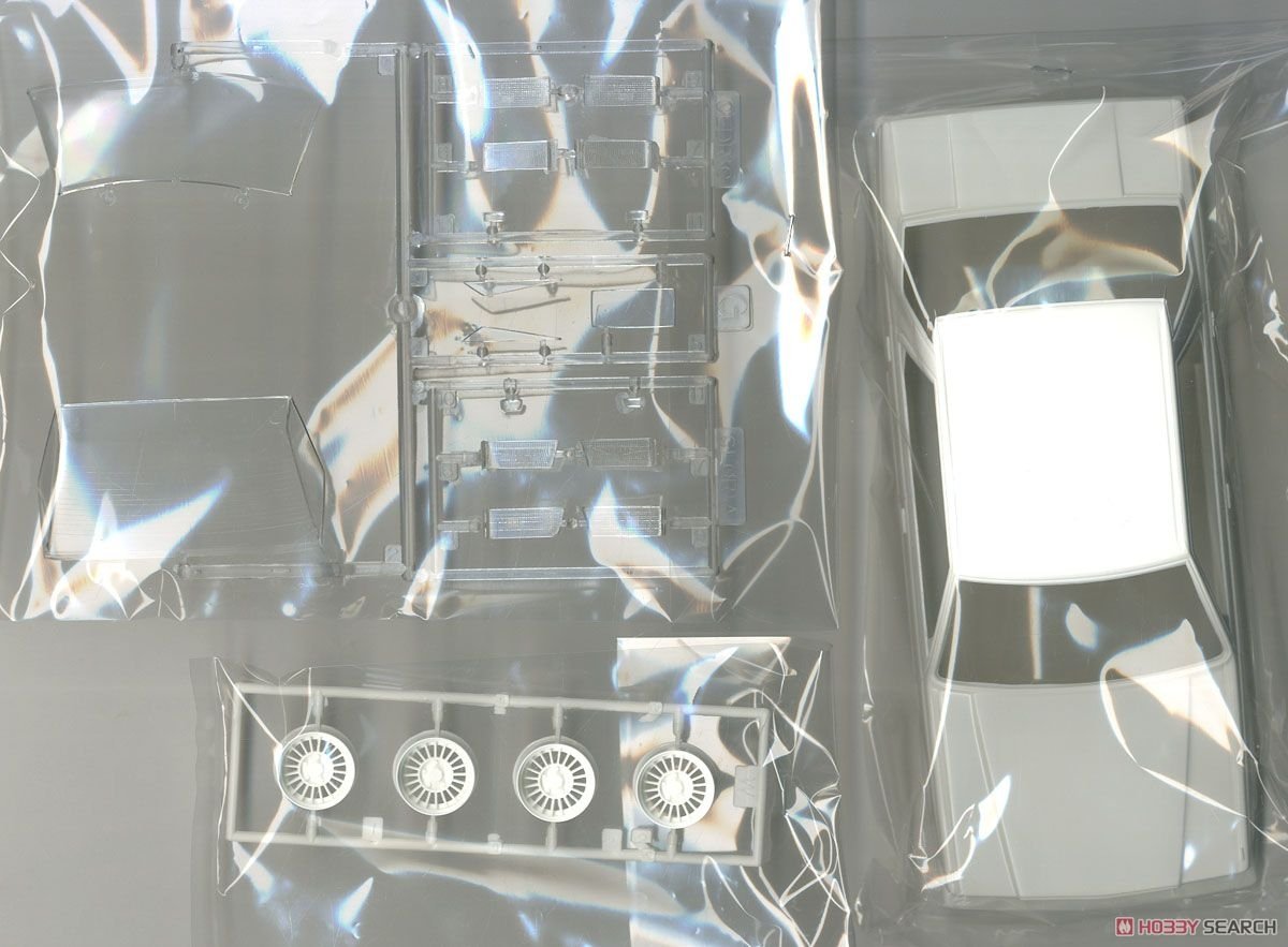 Fujimi 046099 ID-272 Nissan Cedric / Gloria Turbo Brougham VIP Y30 1/24 – imagen 2