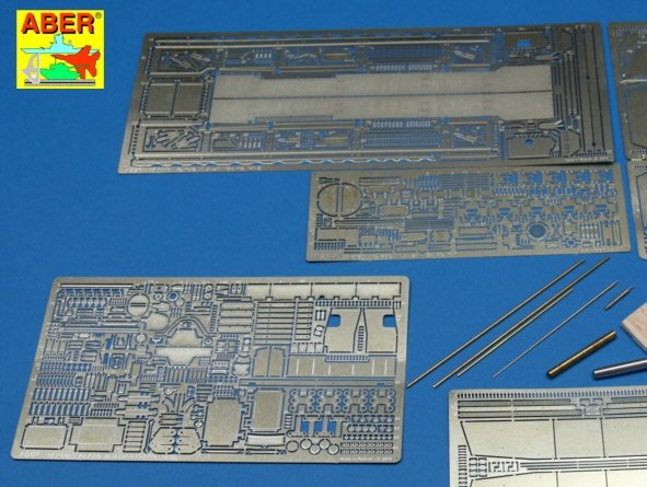 Aber 35K08 German medium tank Pz. Kpfw. III Ausf. N (Sd. Kfz.141) 1/35