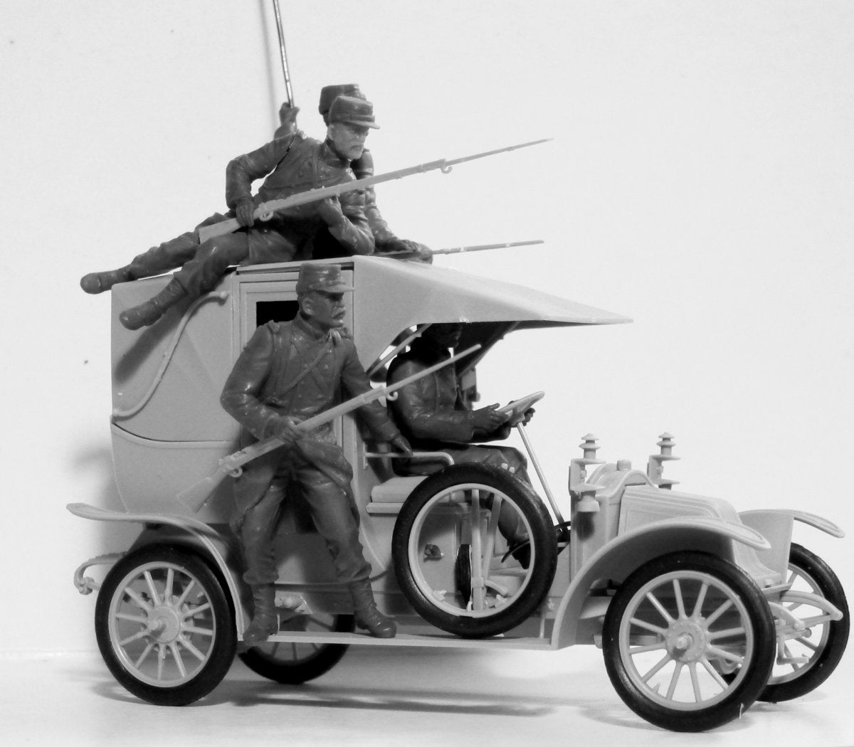 ICM 35660 Battle of the Marne (1914), Taxi car with French 1/35 – Bild 2