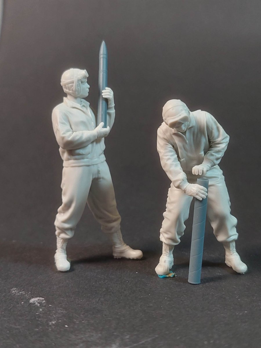 Panzer Art FI35-186 Tankistes américains chargeant des munitions de 76 mm 1/35